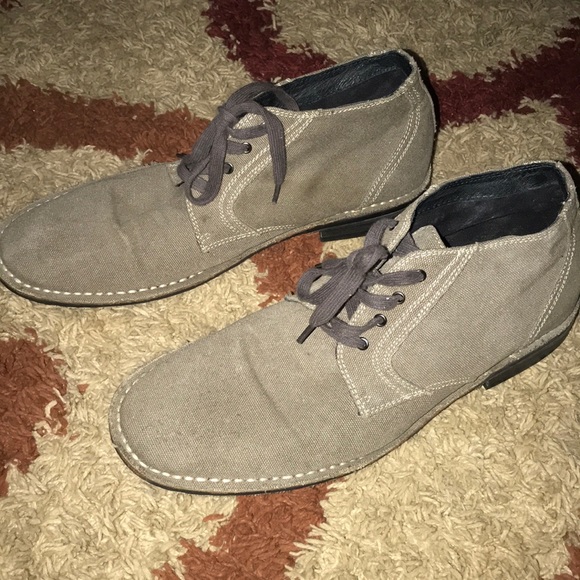 robert wayne chukka boots